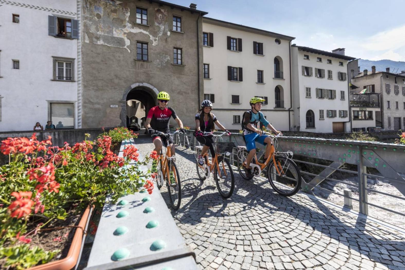 ティラーノResidenza 39 - 900 M To Bernina Expressアパートメント エクステリア 写真